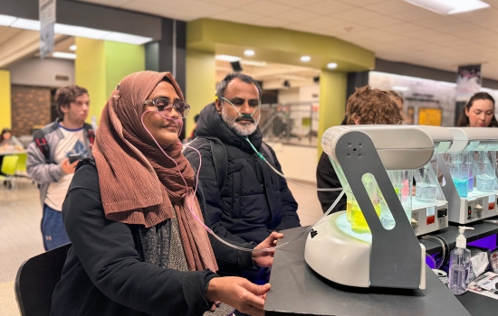 2 students try the oxygen bar